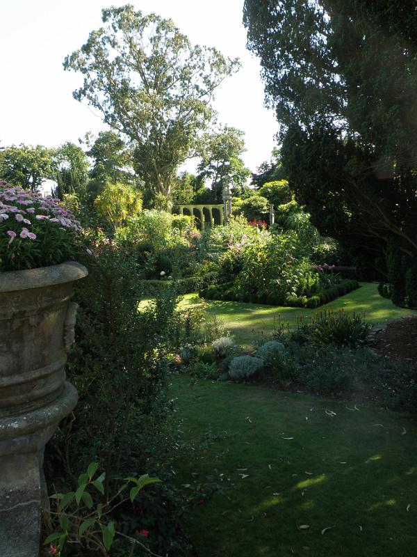 20100813p doorkijkje in italiaanse tuin.JPG